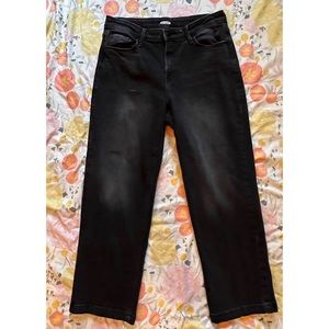 Old Navy size 10 high rise cropped black jean